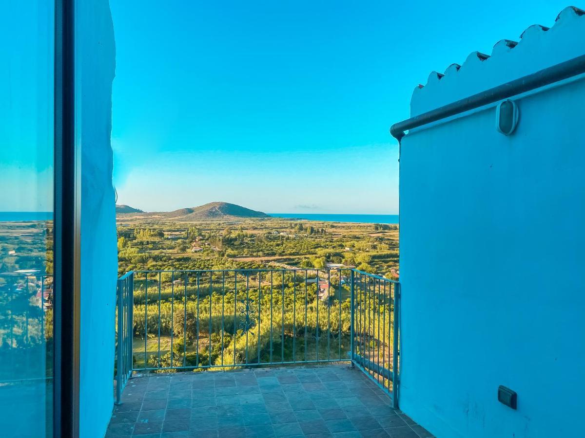 Bilocale Con Vista Mare E Terrazza Panoramica Ammentos Posada Bagian luar foto