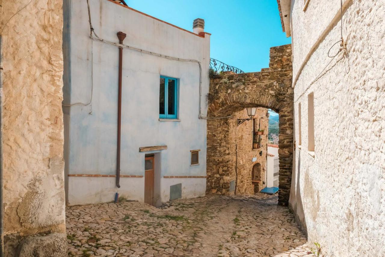 Bilocale Con Vista Mare E Terrazza Panoramica Ammentos Posada Bagian luar foto